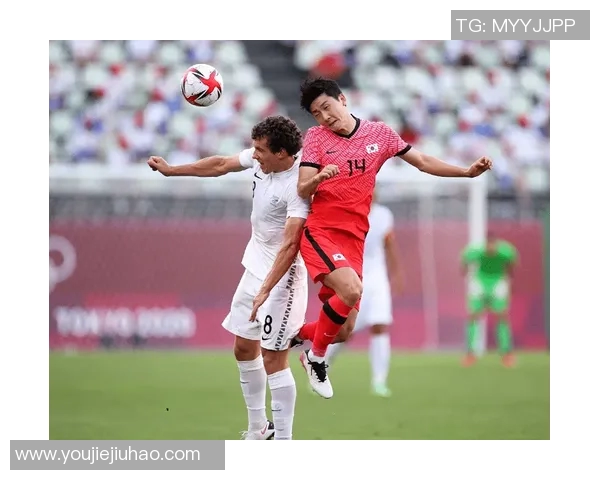 足球球星因判罚不满怒不可遏表情扭曲瞬间被捕捉瞬间的生气反应