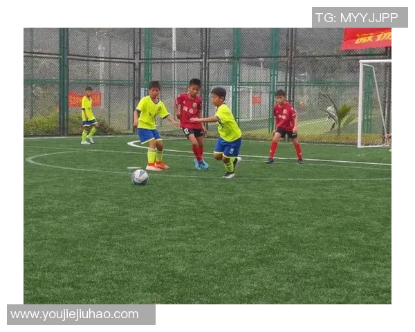 书包足球：探索球星背后的梦想与激情，激发青少年运动热情